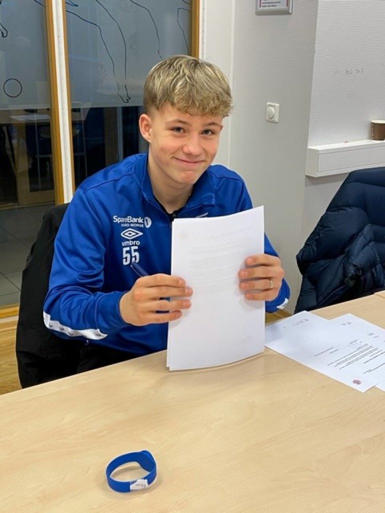 Elias Egerton signerer II