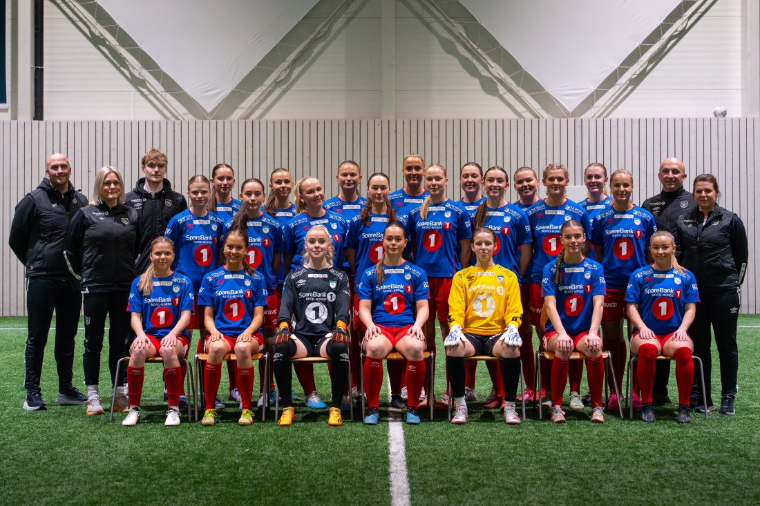 TUIL damer lagbilde (foto-tordkarlsen)-.jpg