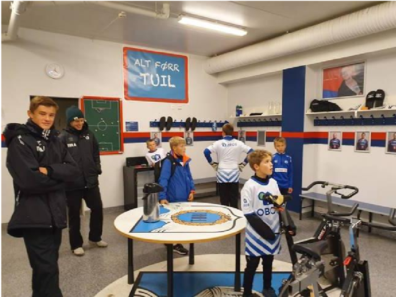 Første post, besøk i hjemme garderoben!